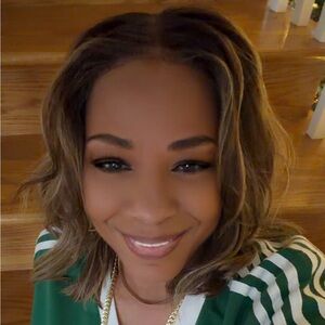 Meet your Posher, Cecelia